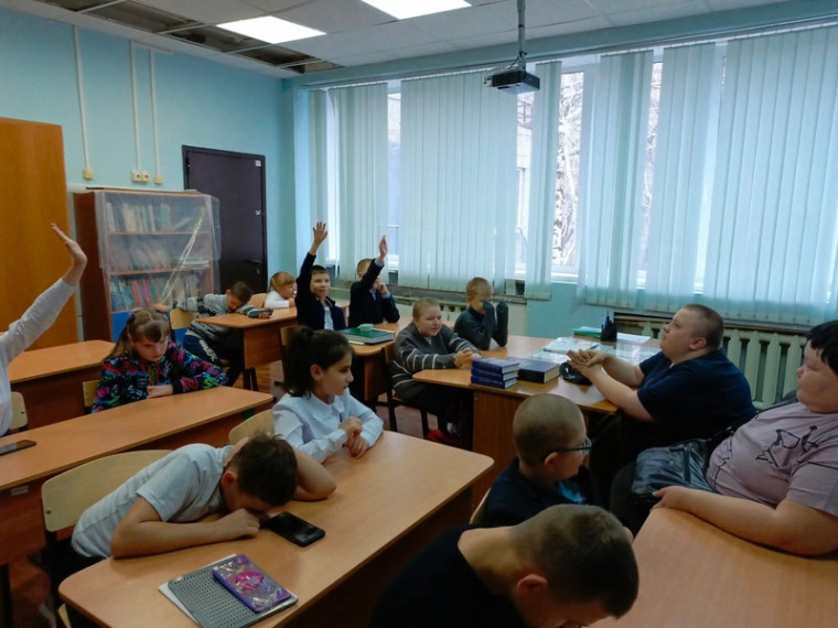 "Свет не гаснет в темноте".
